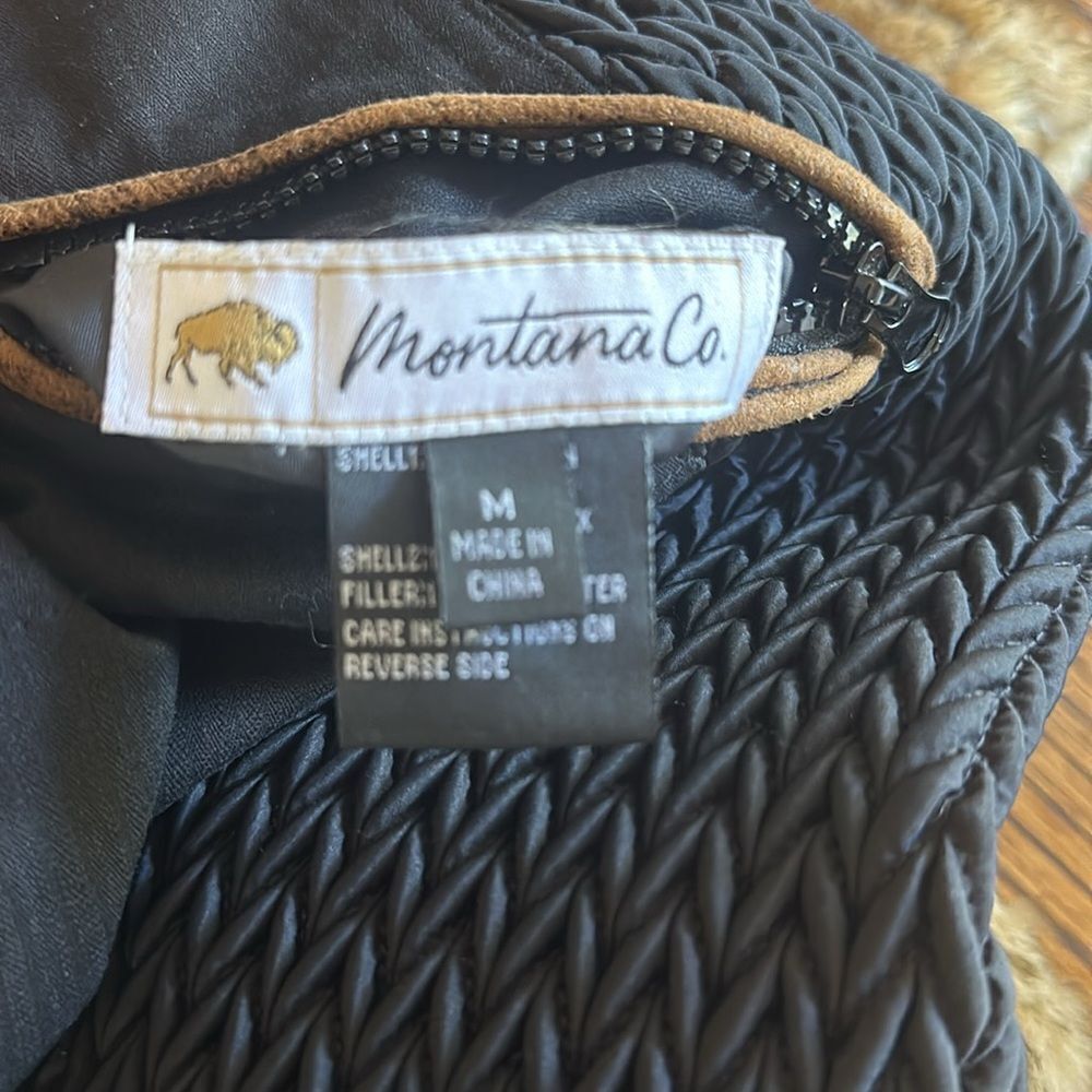 Montana Co. Fur Long Vest 20”p2p 31” long sz M/L reversible - Picture 9 of 9